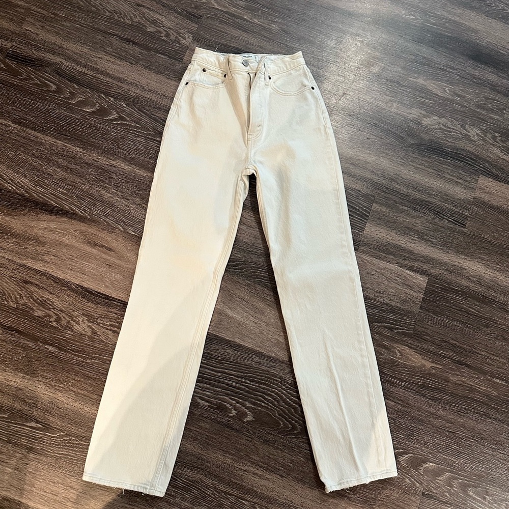 Abercrombie & Fitch Off-White Ultra High Rise Jeans